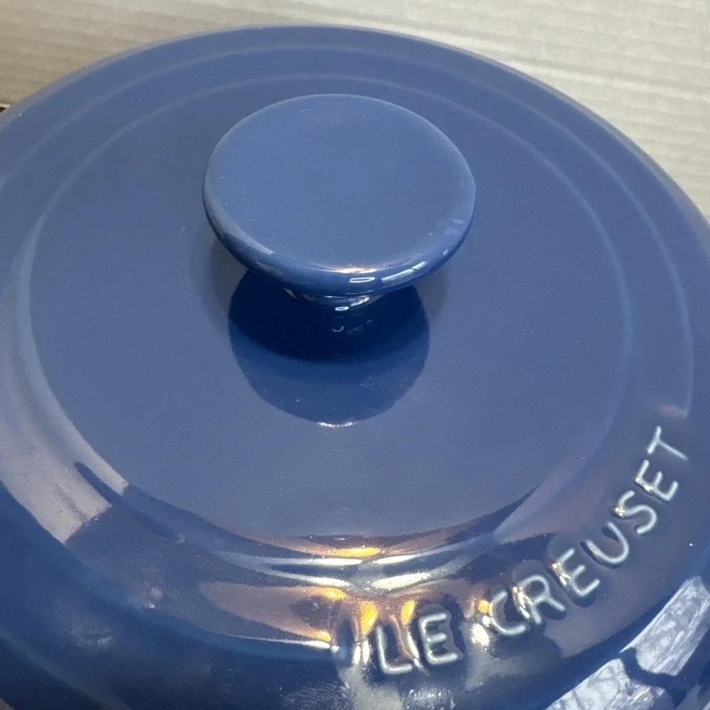 Le Creuset Blue Enameled Shallow Round Oven Casserole Baking Dish 2 & 3/4-Qt